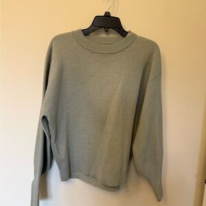 H&M Women's Light Gray Crewneck Sweater